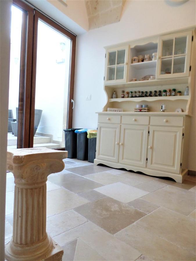 Regina Viarum Apartment, Historic City Centre 브린디시 외부 사진